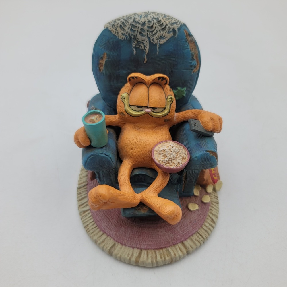 Vintage Garfield in Recliner Chair Resin Figurine Jim Davis Collectible